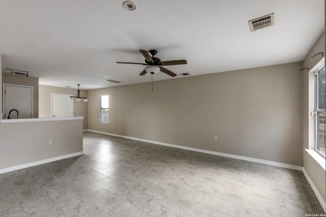 Photo of 11812 Lima