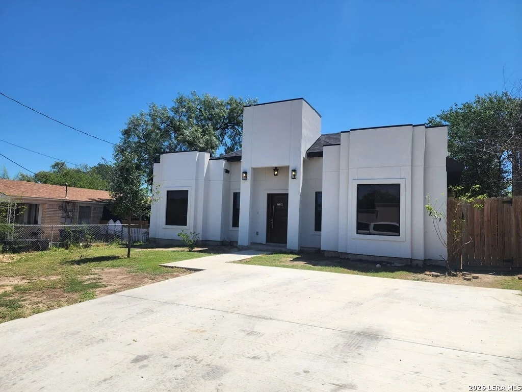 Photo of Unit NA at 736 TRINITY ST.