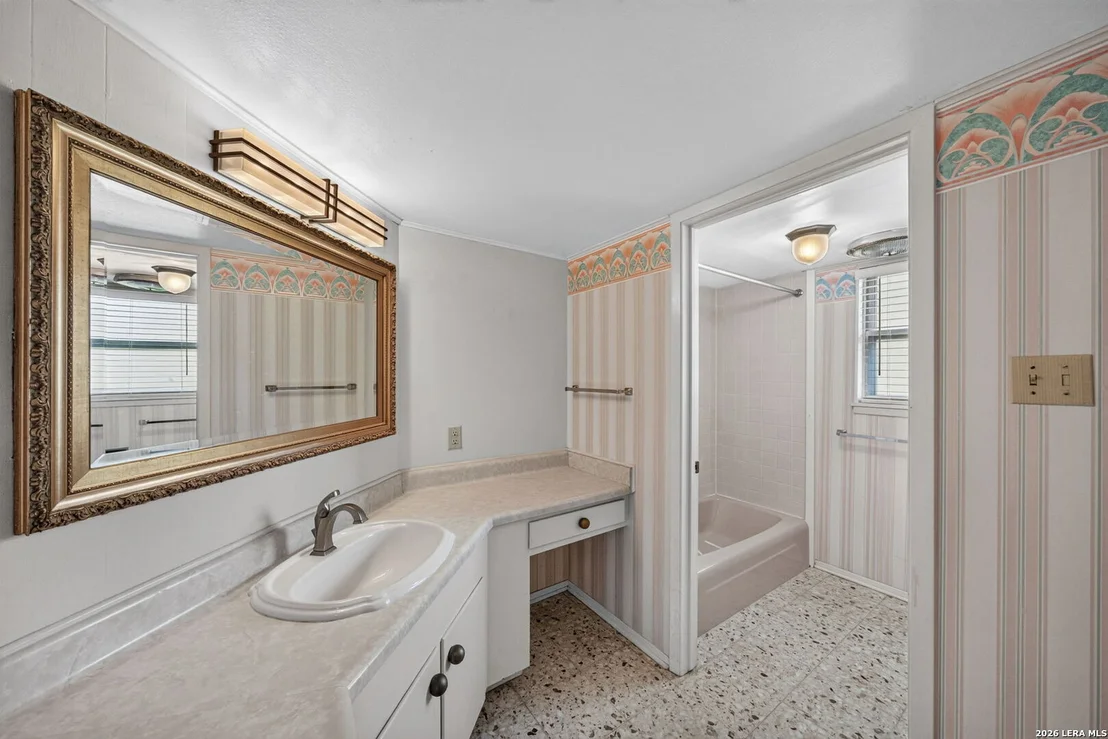 Photo of 105 DORIS DR
