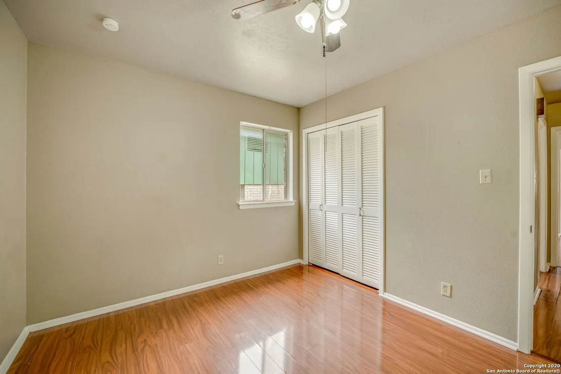 Photo of 6915 FOREST GRV