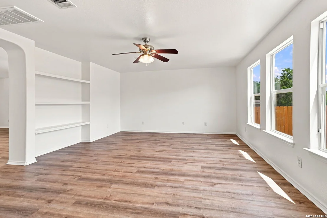 Photo of 934 MAGNOLIA Summit