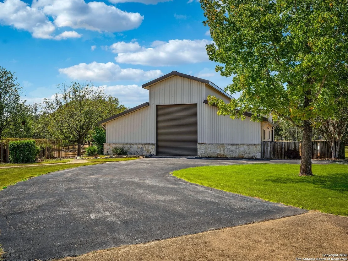 Photo of 31025 Post Oak Trail