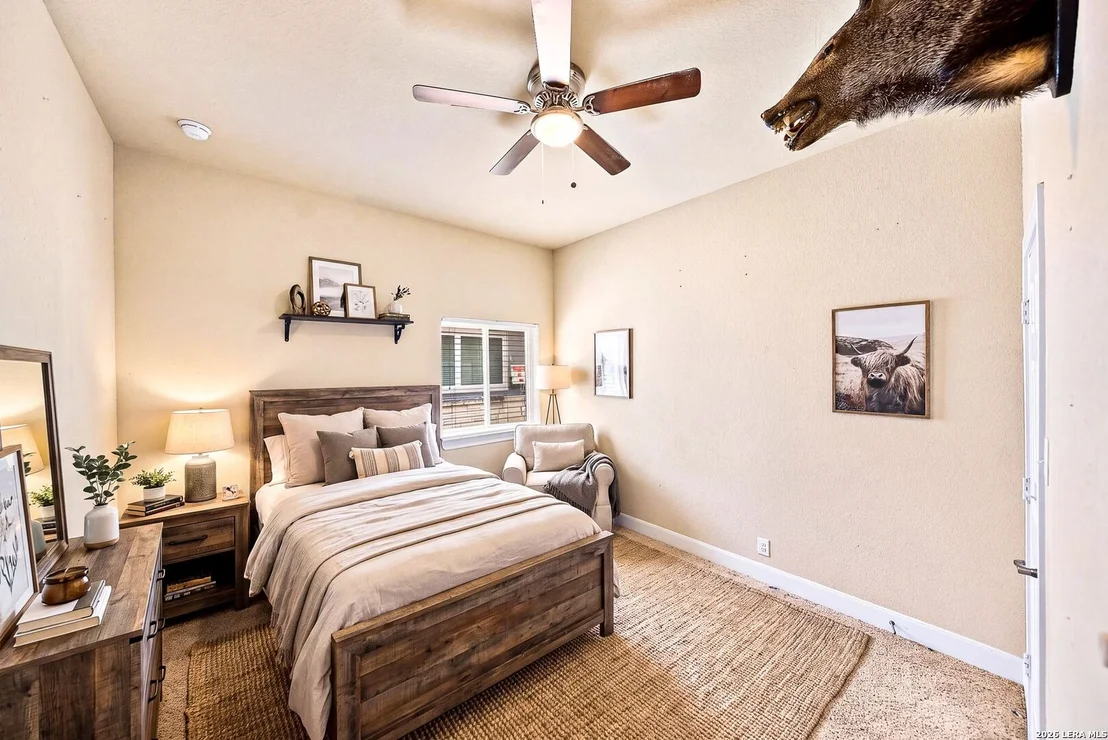Photo of 11812 Field Bend