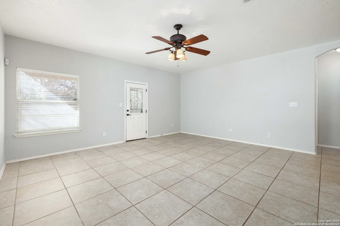 Photo of 1158 Kite Corner
