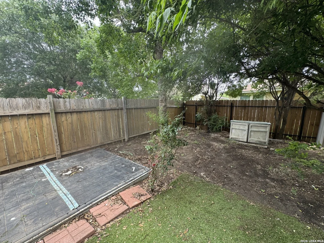 Photo of 7702 Chatsworth