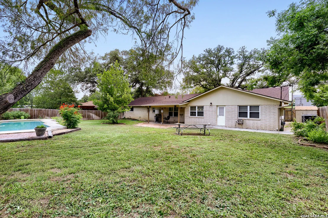 Photo of 105 HARRIETT DR