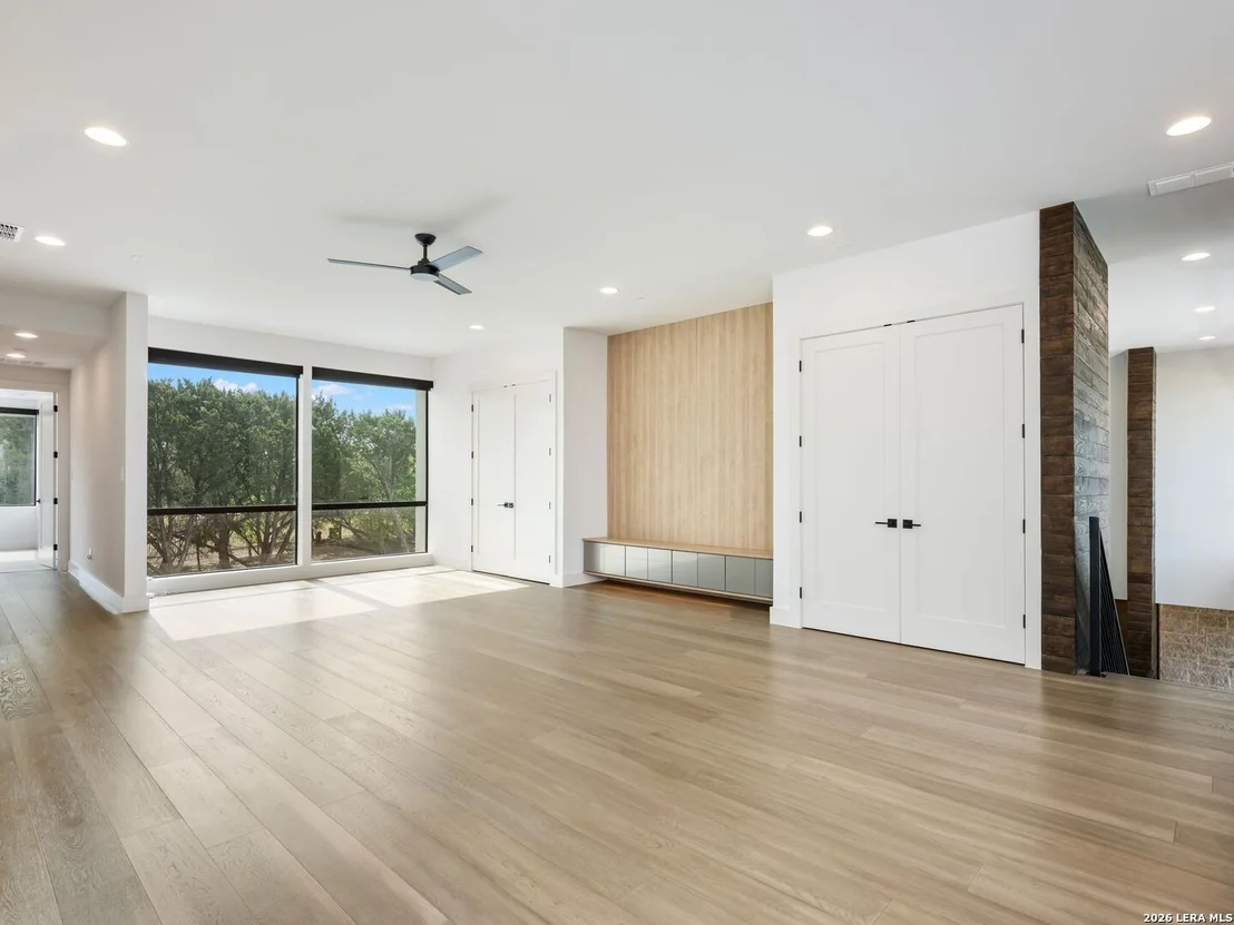 Photo of 211 Wellesley Hill