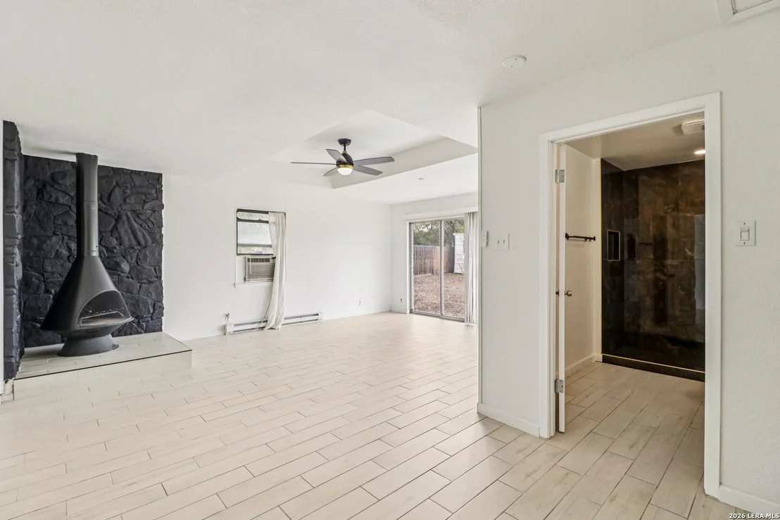 Photo of 302 WEATHERCOCK LN