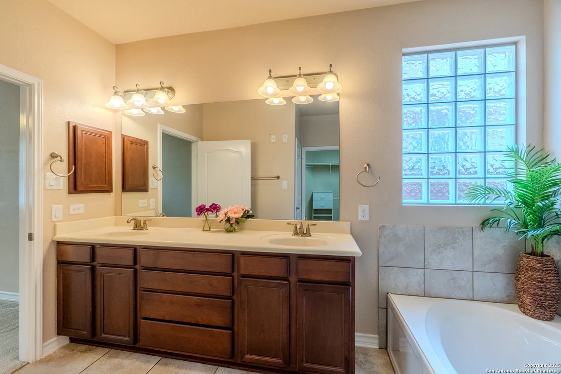 Photo of 3703 Oaklyn
