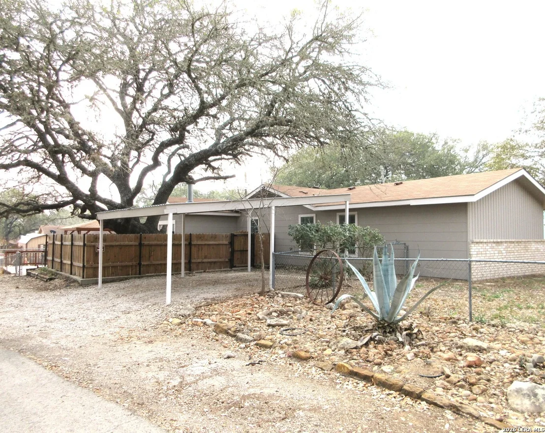 Photo of 301 Mockingbird