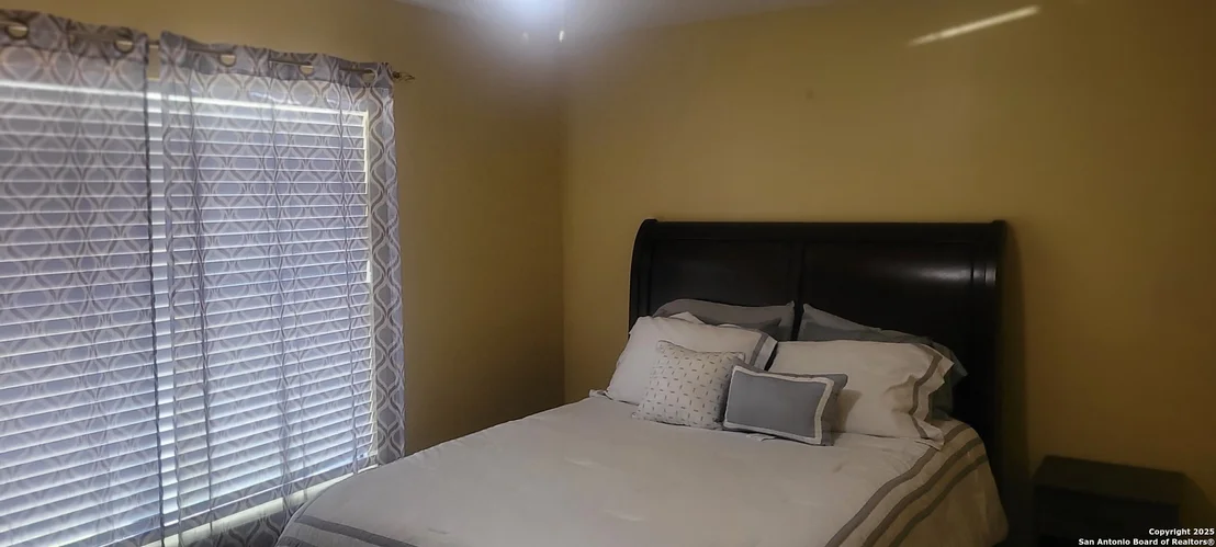 Photo of 7006 Raintree
