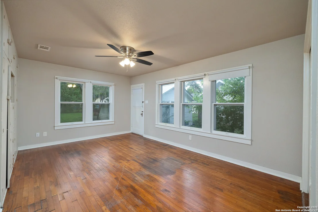Photo of 810 Elm