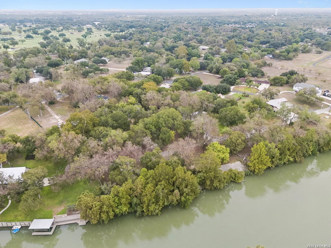 Photo of 8 RIVER OAK DR