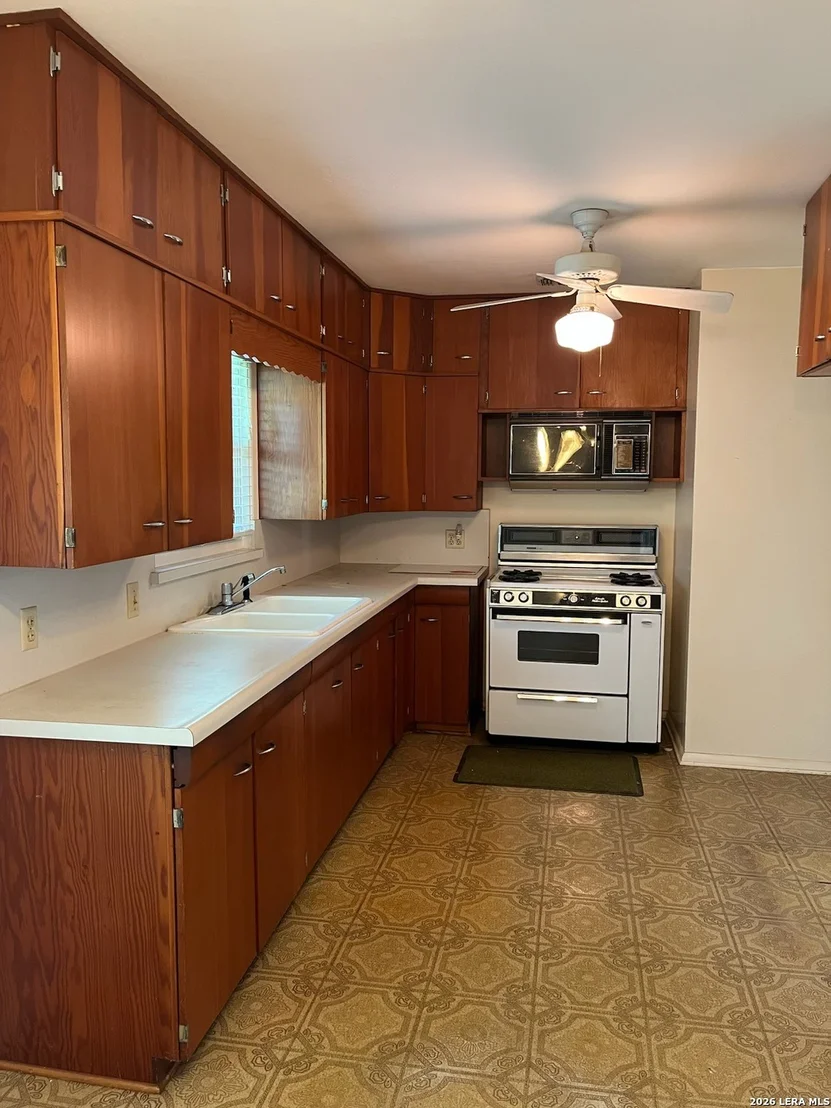 Photo of 708 Sutton