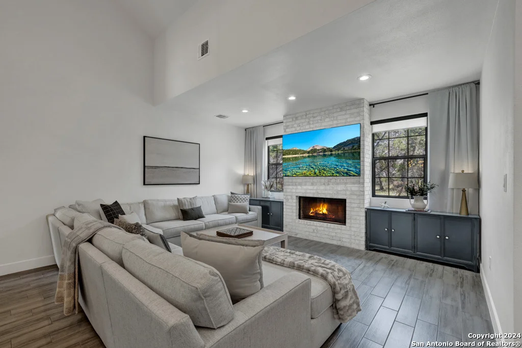 Photo of 384 Eagle Rock