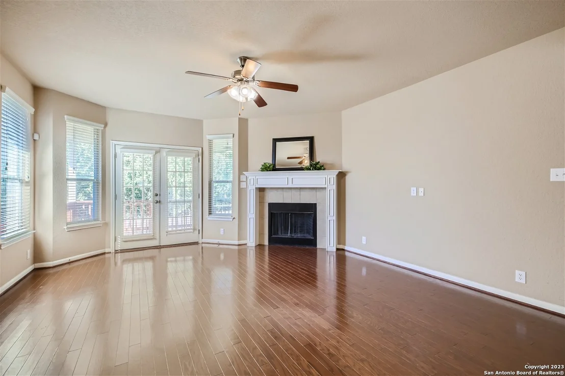 Photo of 1302 Magellan
