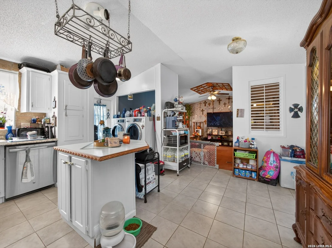 Photo of 953 Forest Oaks Dr