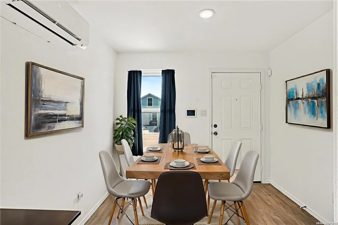 Photo of 7048 Elm Cove