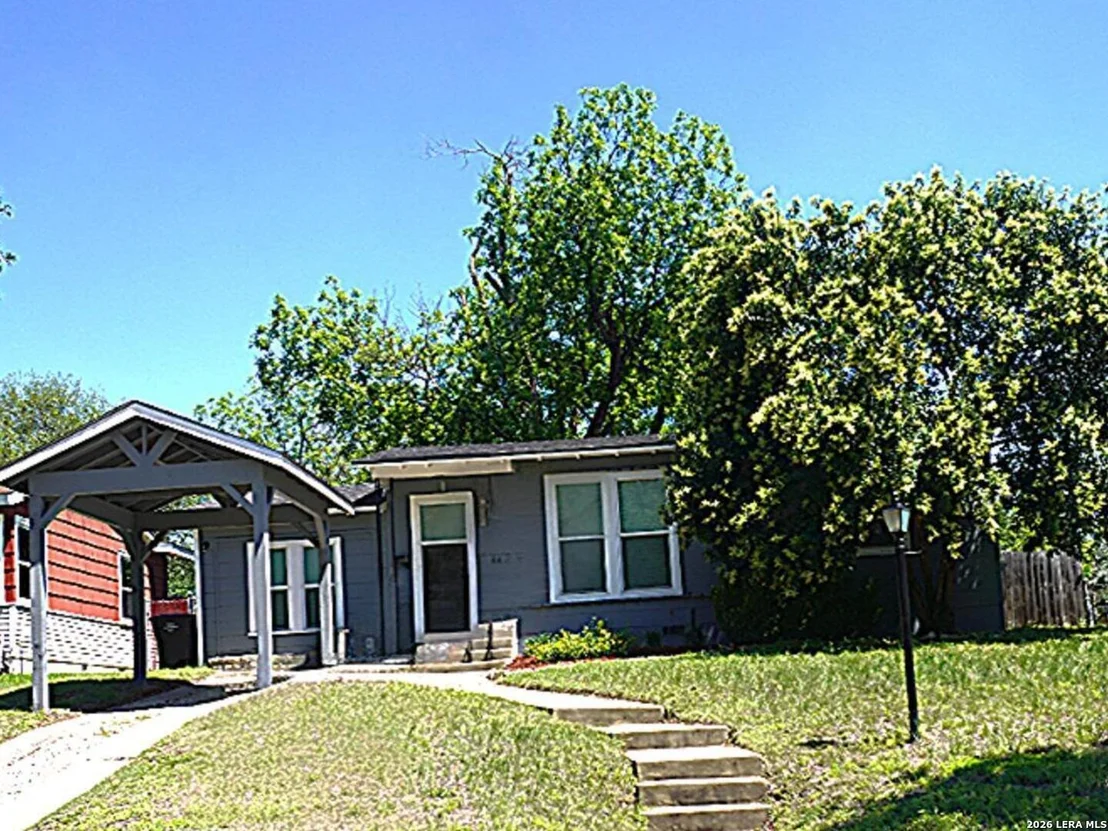 Photo of 411 Devonshire Dr