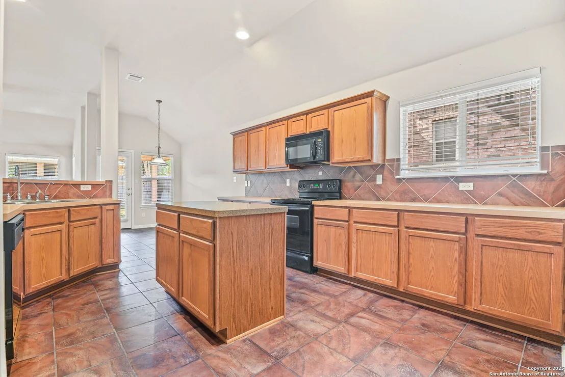Photo of 9810 Selbourne