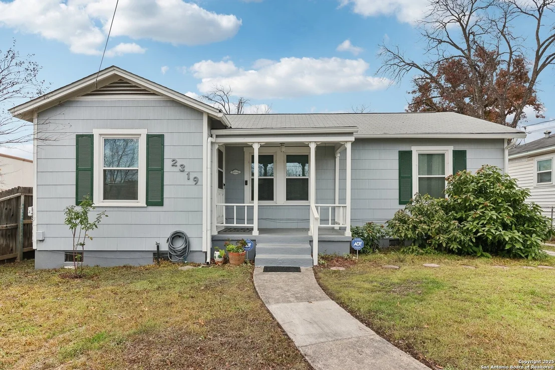 Photo of 2319 RAMONA