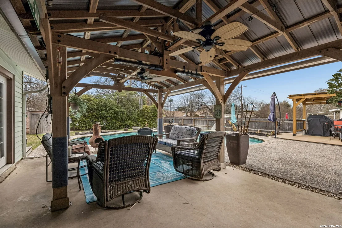 Photo of 218 Whispering Oaks
