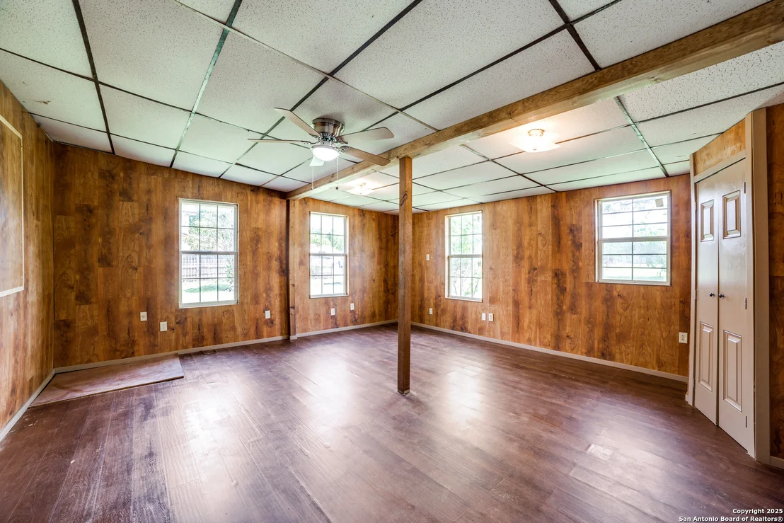 Photo of 606 W BAETZ BLVD