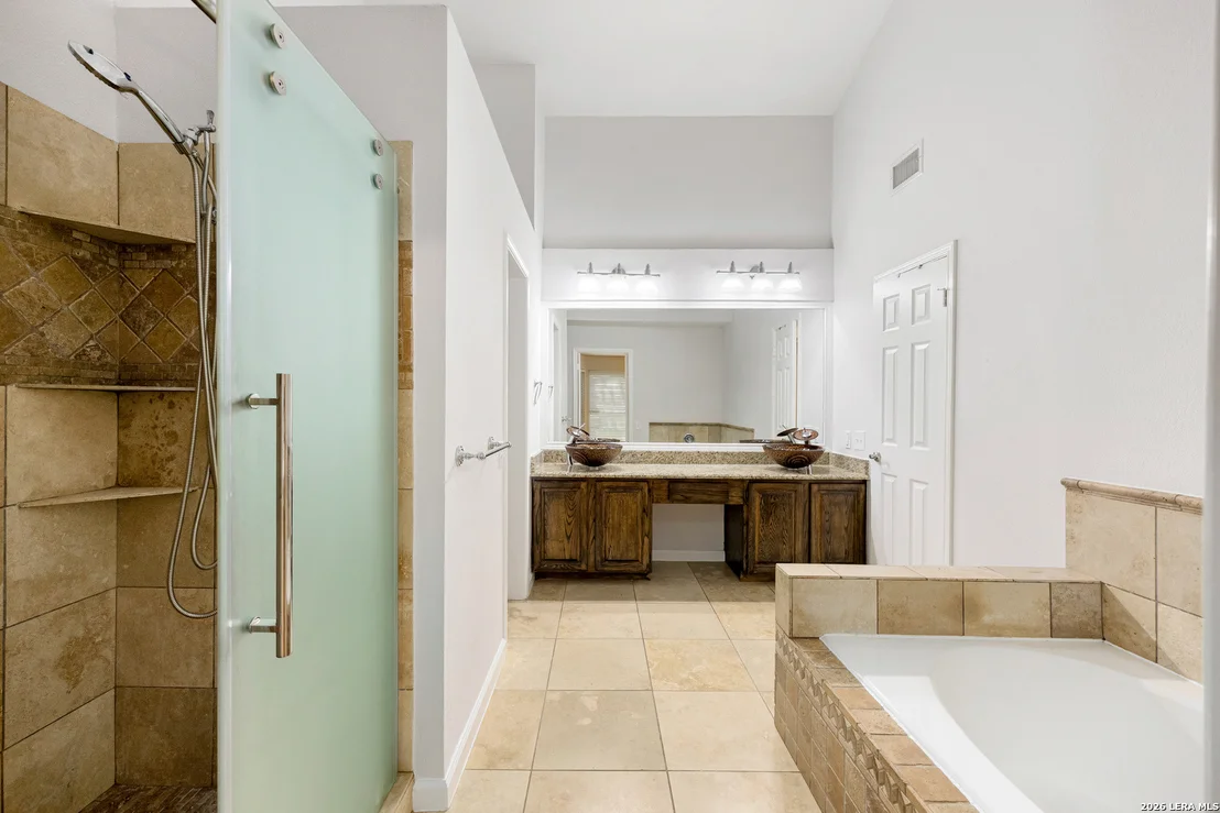 Photo of 25003 SUMMIT HOLW