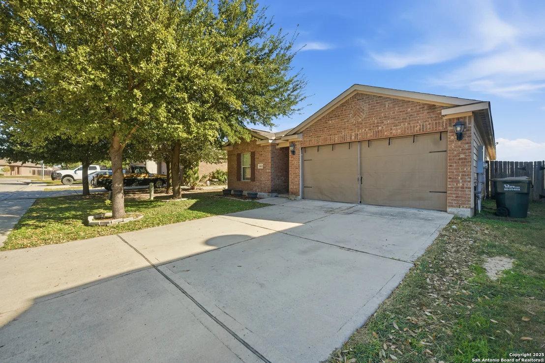Photo of 6810 Luckey