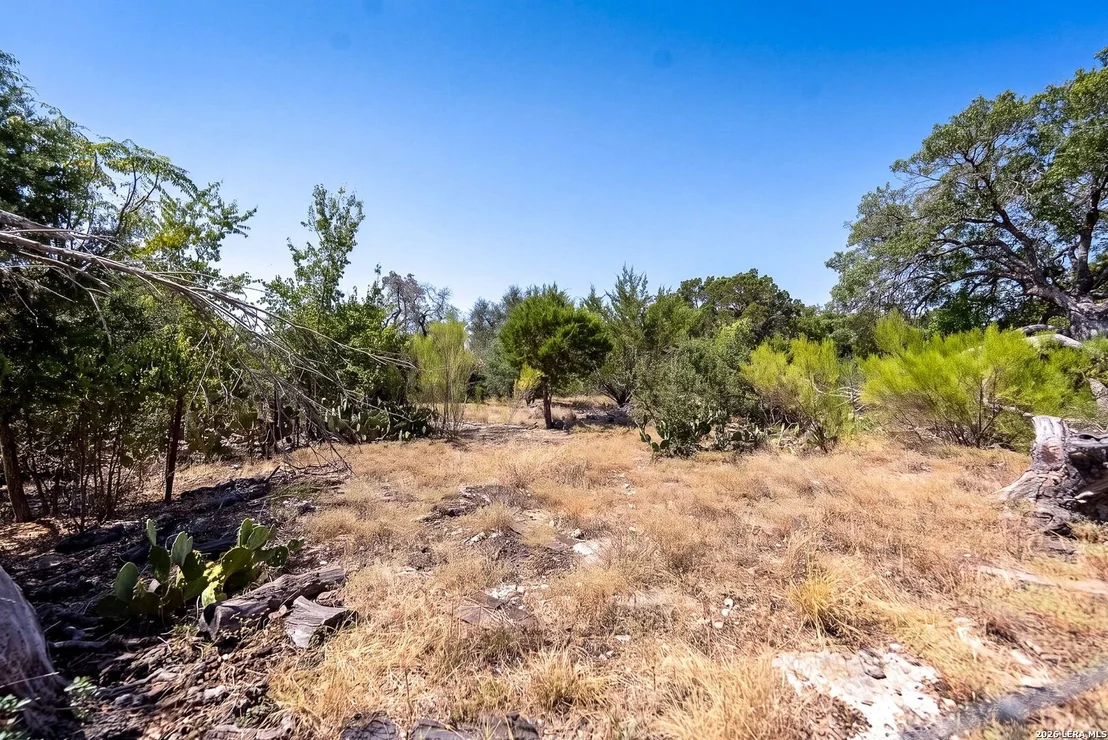 Photo of 990 Hillcrest Trl