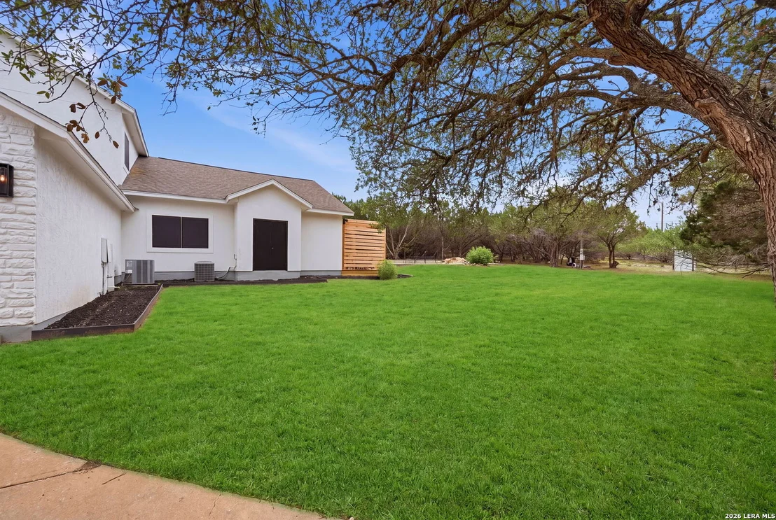 Photo of 150 LAKE VIEW DR