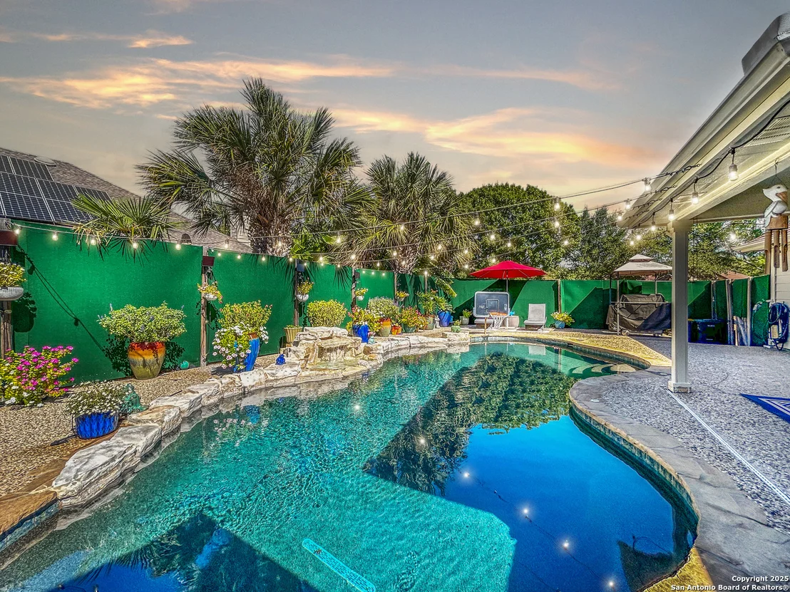 Photo of 1637 Circle Oak