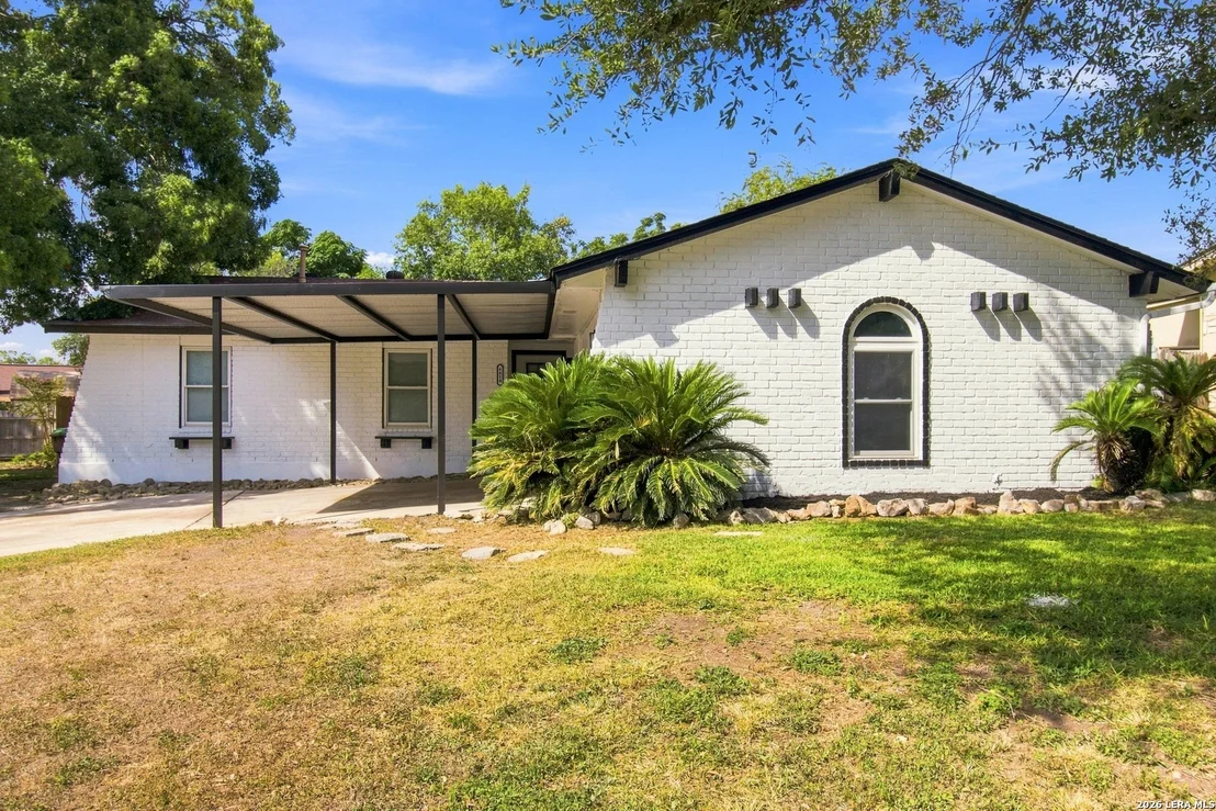 Photo of 6814 SUNLIGHT DR