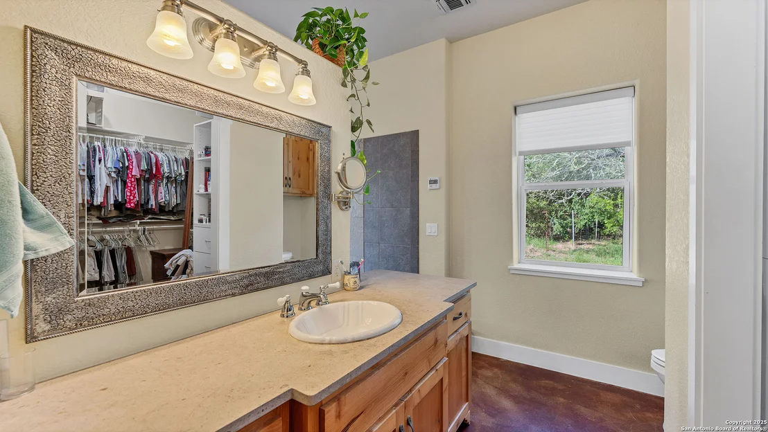 Photo of 475 JACKSON RD