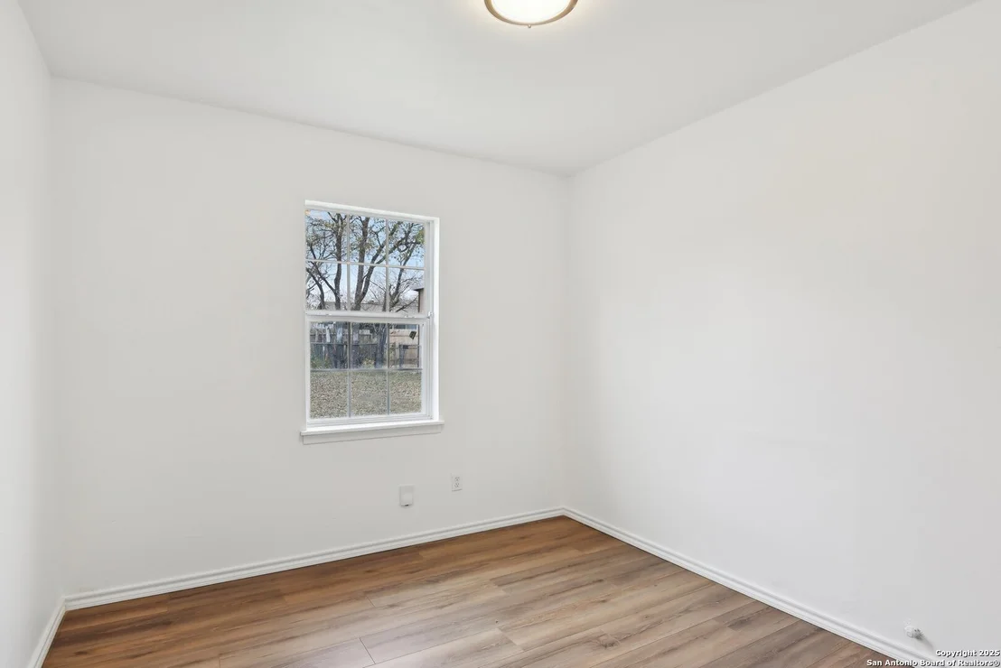 Photo of 843 Deely Place