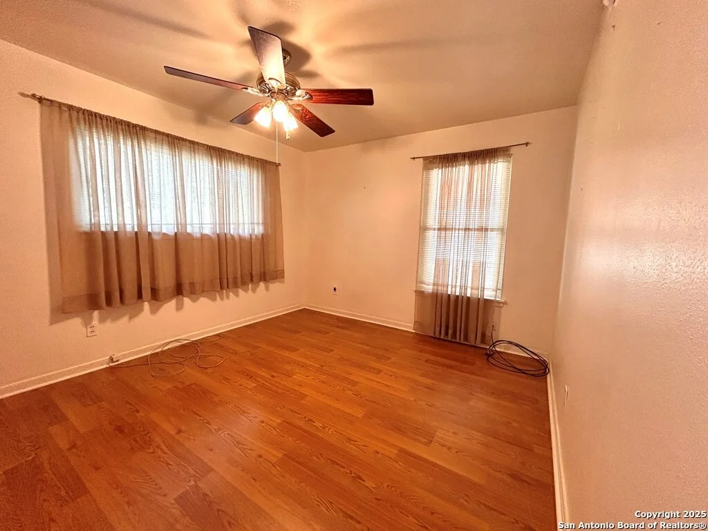 Photo of 1412 Oriole Lane