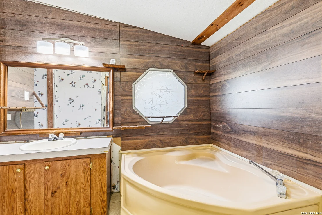 Photo of 18525 County Road 5722