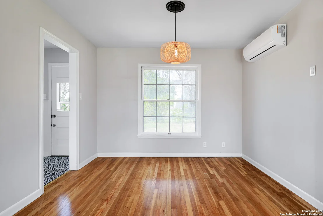 Photo of 327 SUMNER DR