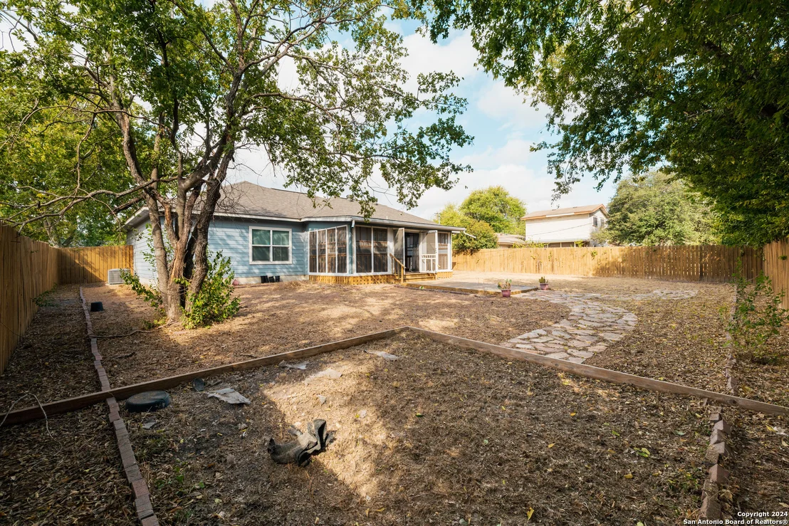 Photo of 1914 RAWHIDE LN