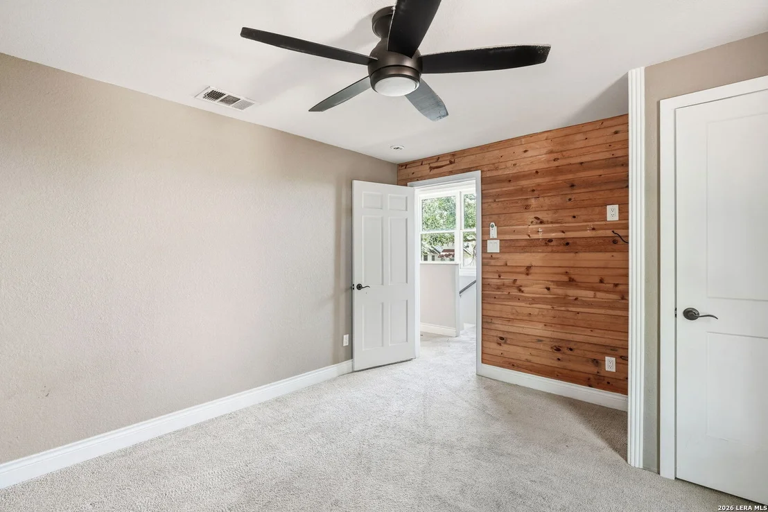 Photo of 606 E AUSTIN ST