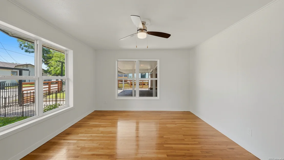 Photo of 596 WILLOW AVE