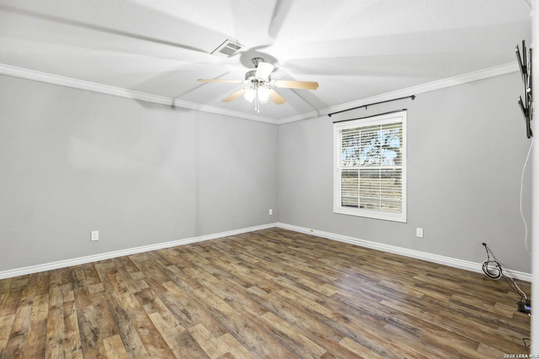 Photo of 2383 Tomblin