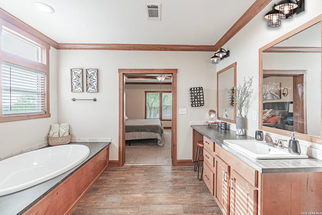 Photo of 819 County Road 356