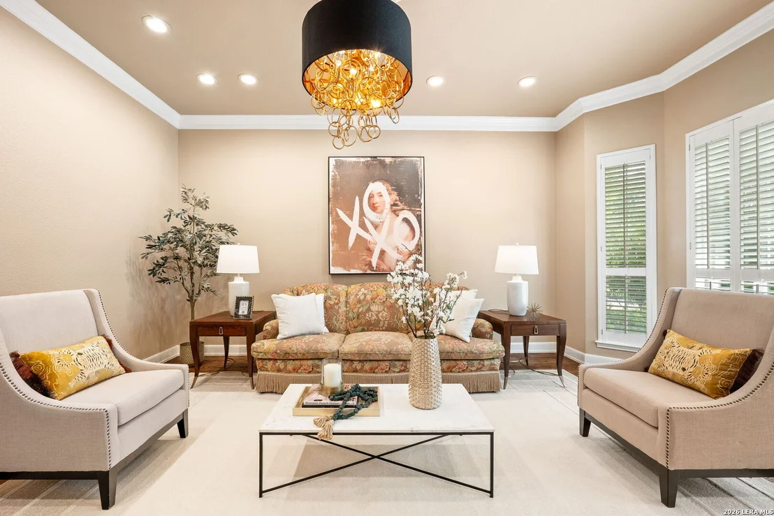 Photo of 2 CHATSWORTH WAY