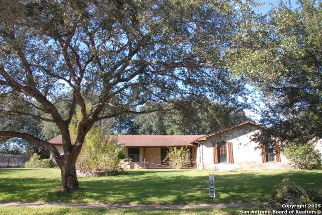 Photo of 1105 Newhall