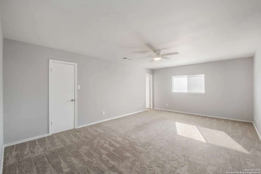 Photo of 7403 Legend Point Dr