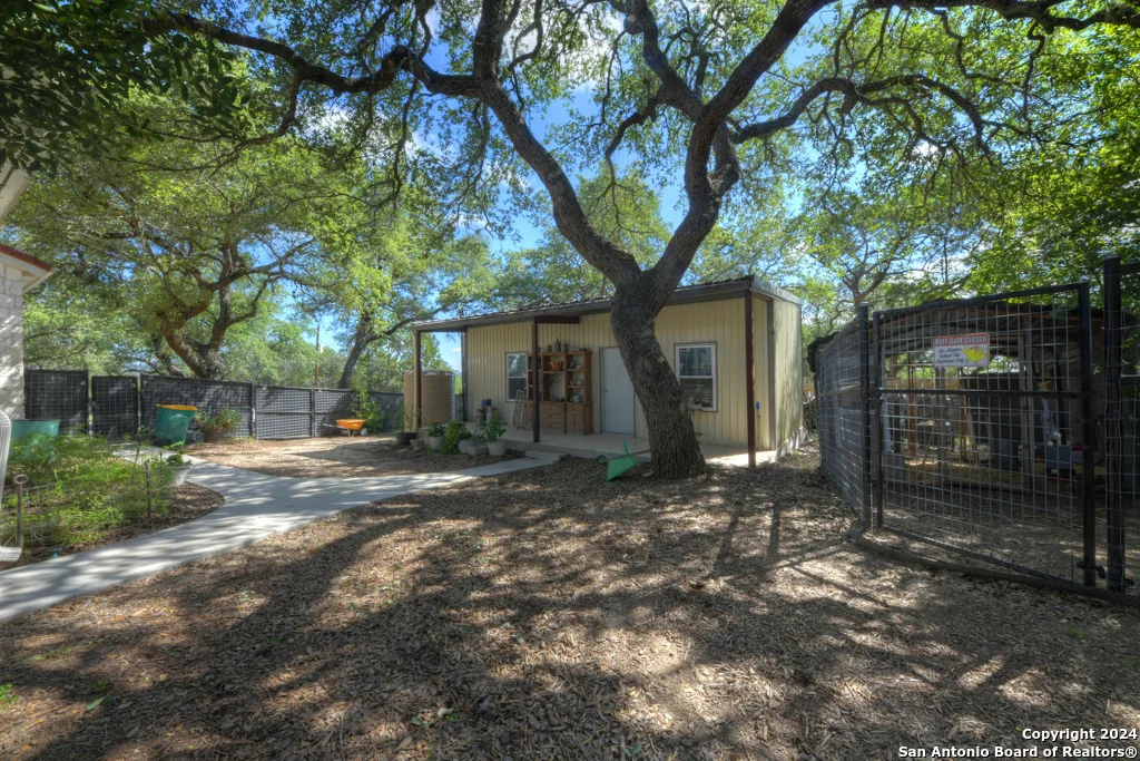 Photo of 172 LAKE FRONT DR