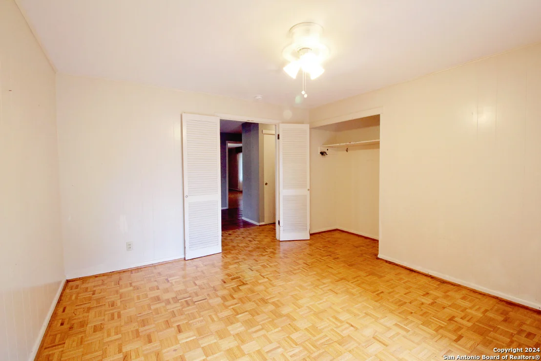 Photo of 718 WINDROCK DR