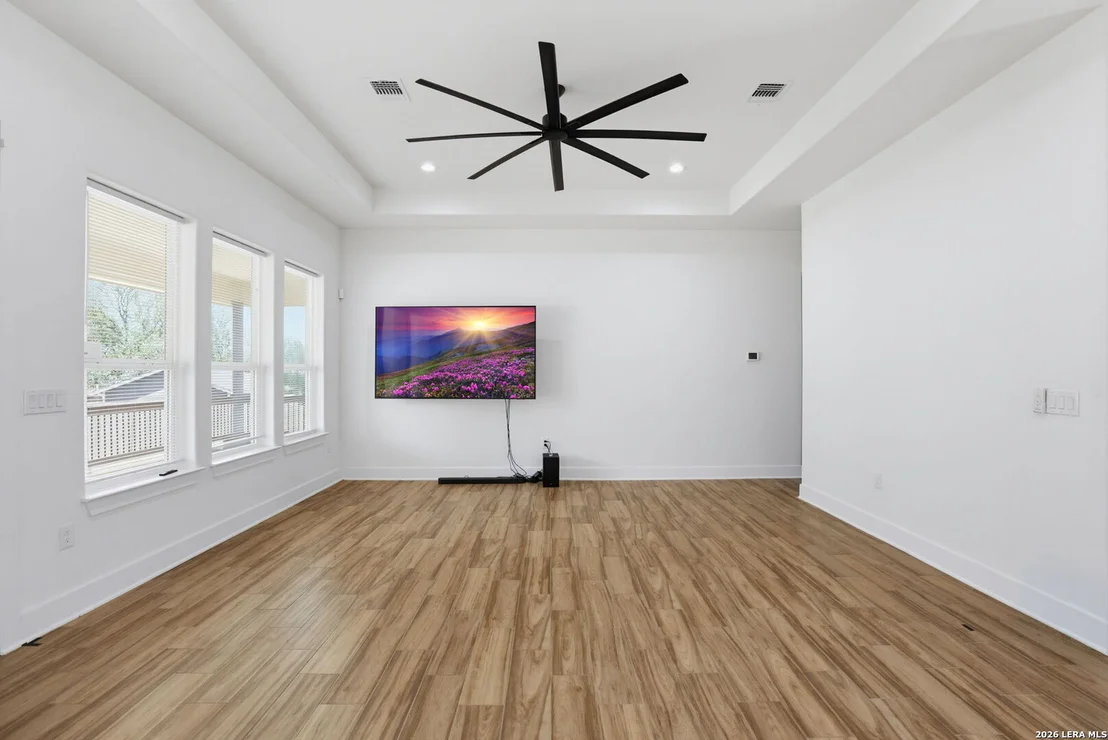 Photo of 160 Log Cabin Way
