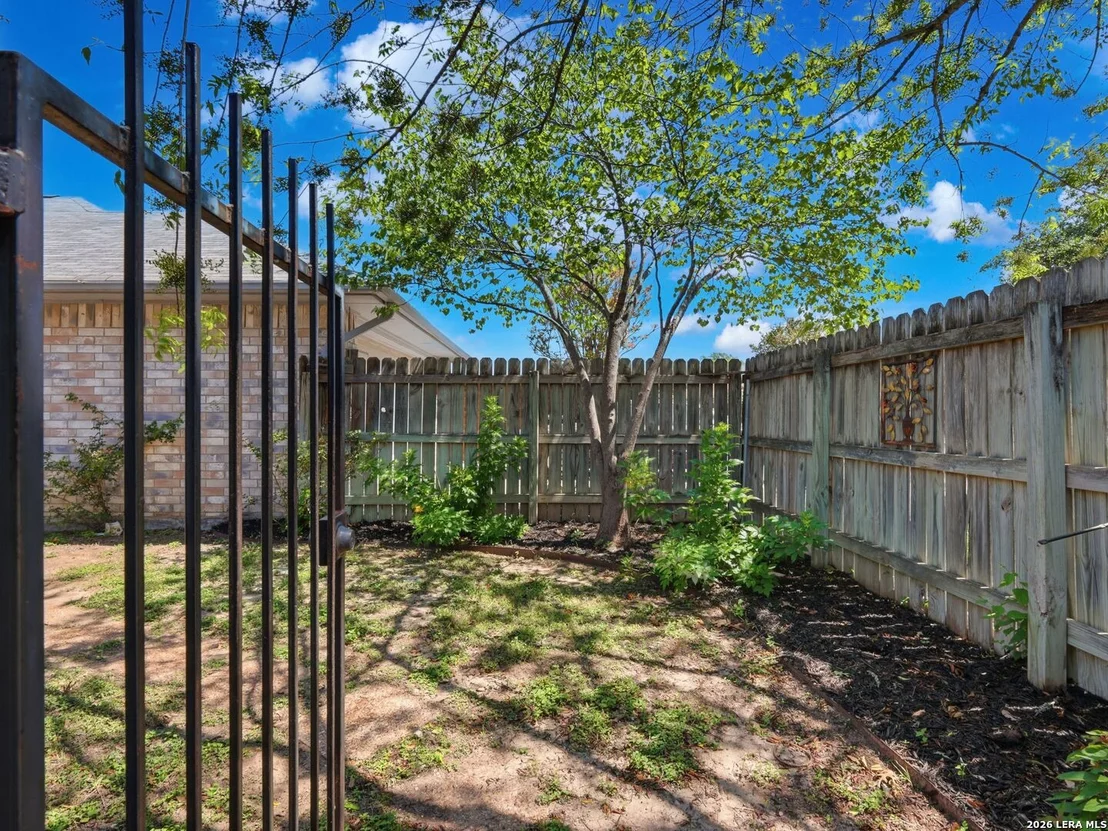 Photo of 526 Riverside Dr